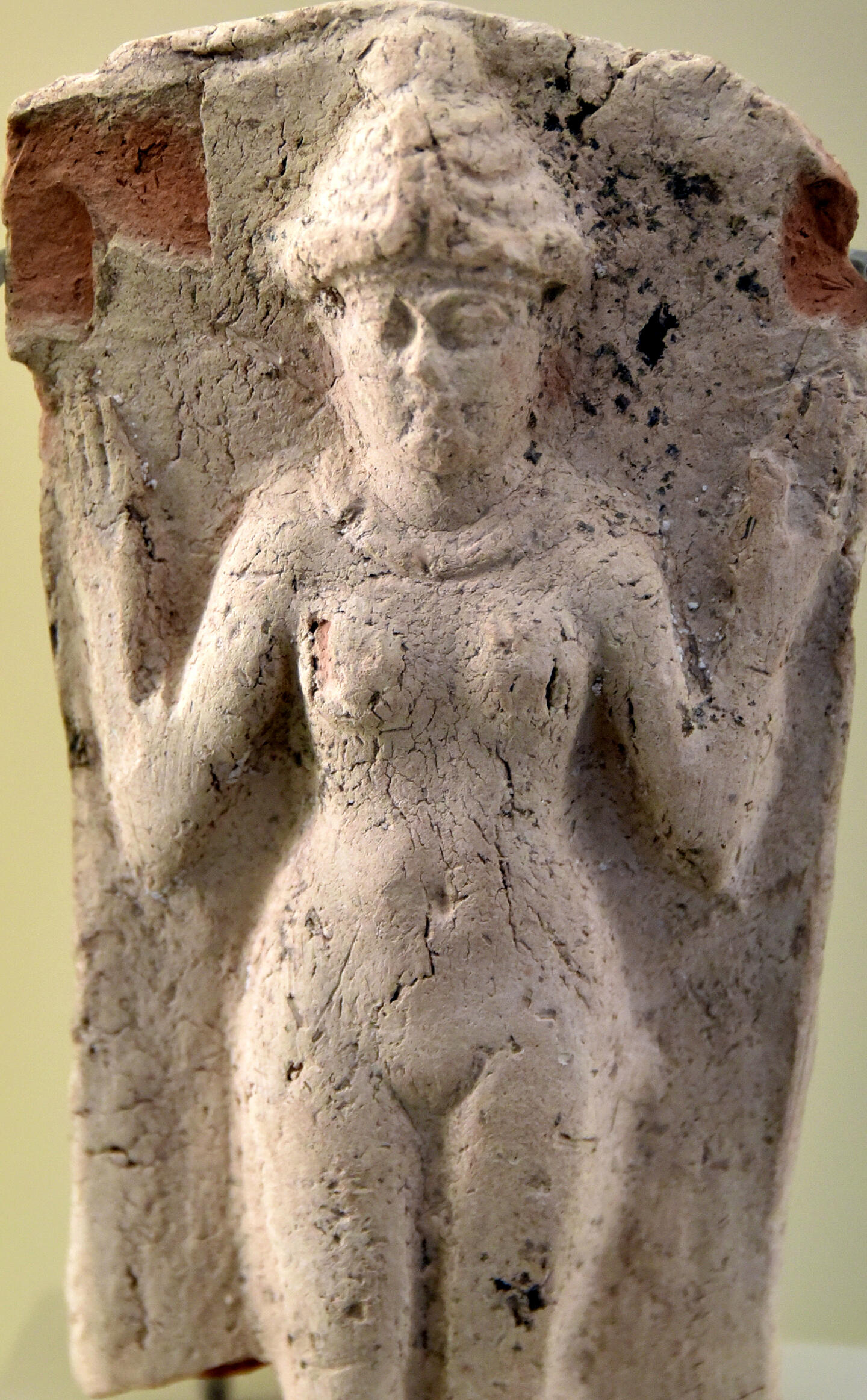 By Osama Shukir Muhammed Amin FRCP(Glasg) - Own work, CC BY-SA 4.0, Terracotta plaque showing goddess